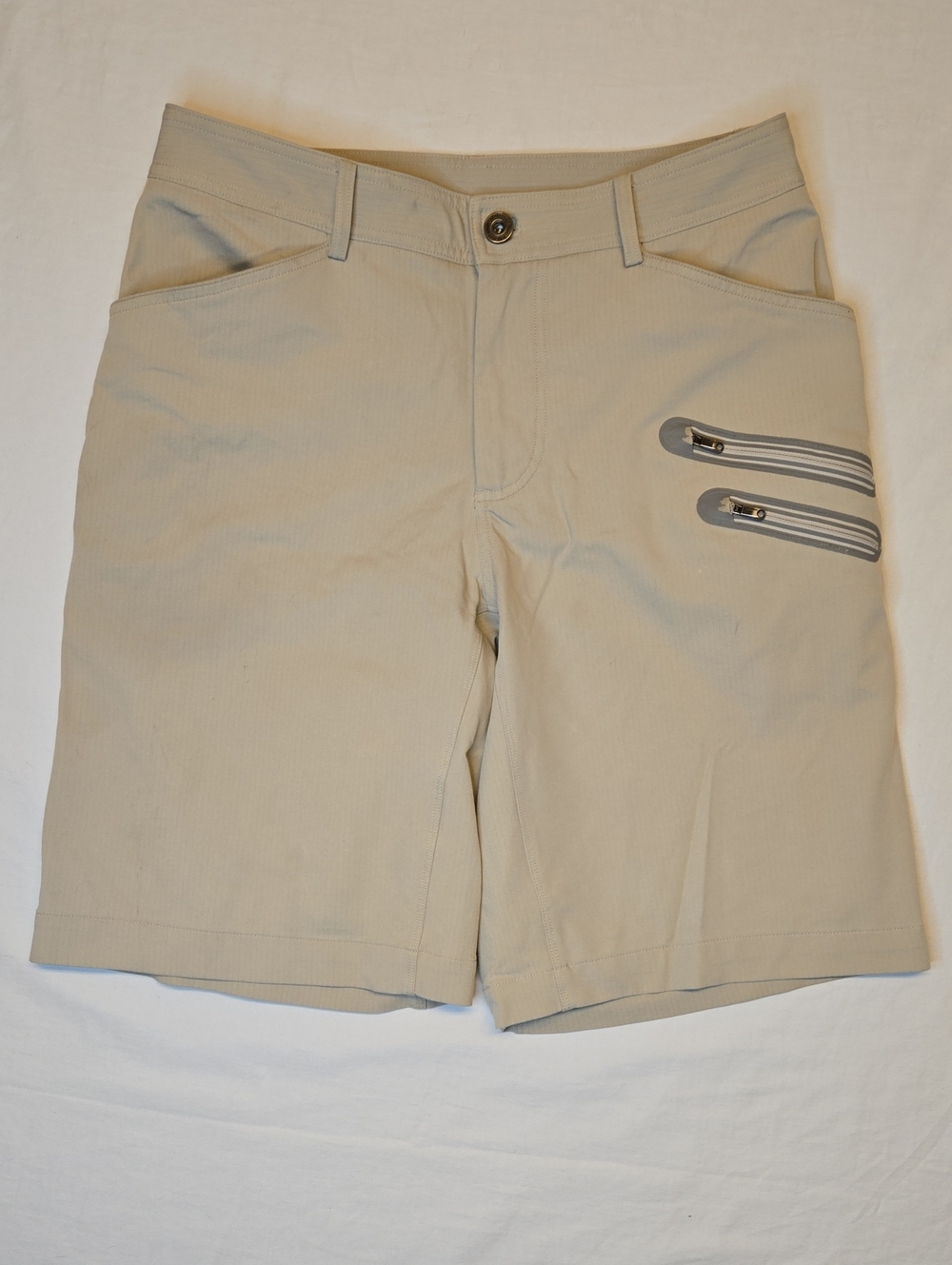 Lululemon Athletica Tan Candace Commute Stretch Khaki Shorts with Zip Pocket